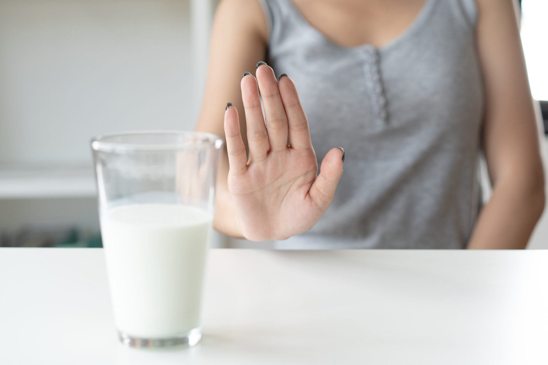 近年では牛乳や乳製品に関するリスクがあることが報告されています。

牛乳や乳製品は、今の現代人に様々な影響を及ぼしており、これに代わる代替品の普及が望まれています。
